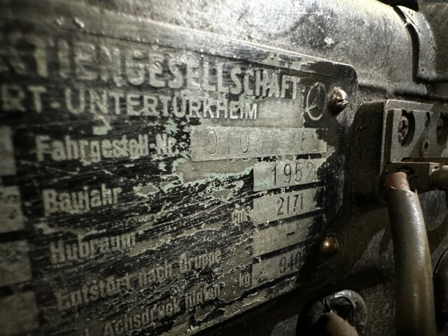 Mercedes-Benz 220