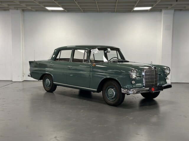 Mercedes-Benz 190