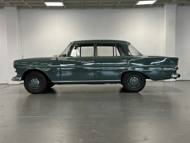 Mercedes-Benz 190