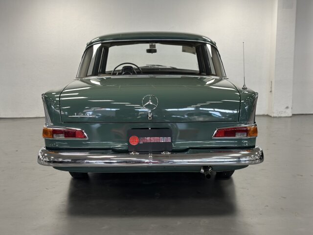 Mercedes-Benz 190