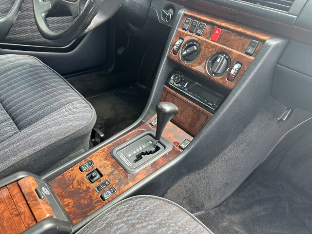 Mercedes-Benz 300
