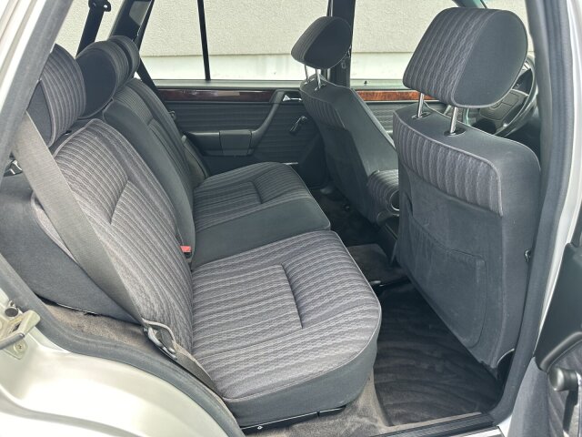 Mercedes-Benz 300