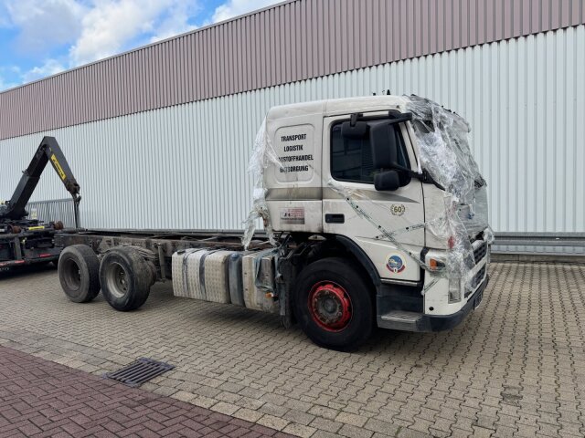 VolvoFM 380 6x4 R mit Brandschaden