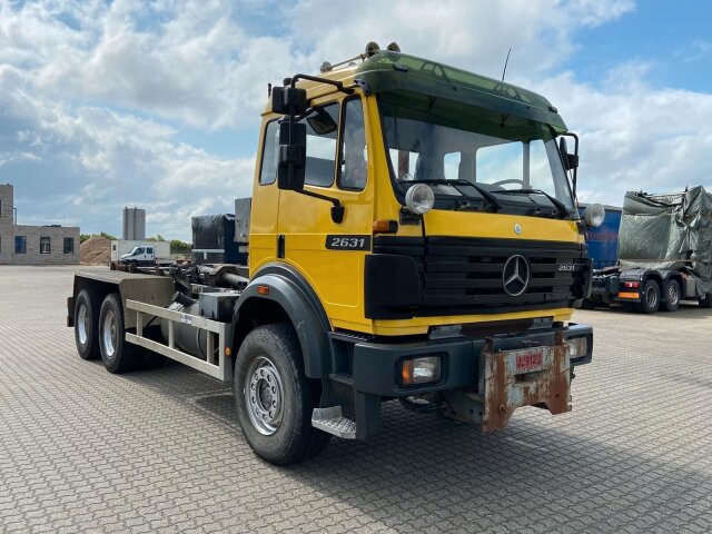 Mercedes-Benz -