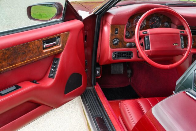 Aston Martin Virage