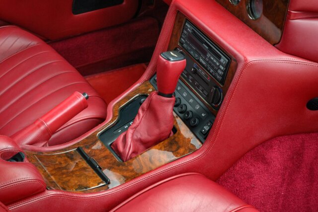 Aston Martin Virage