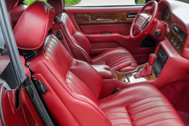 Aston Martin Virage