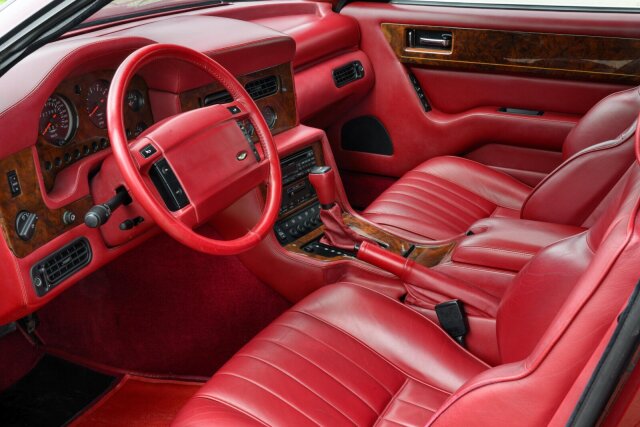 Aston Martin Virage