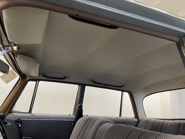 Mercedes-Benz 220
