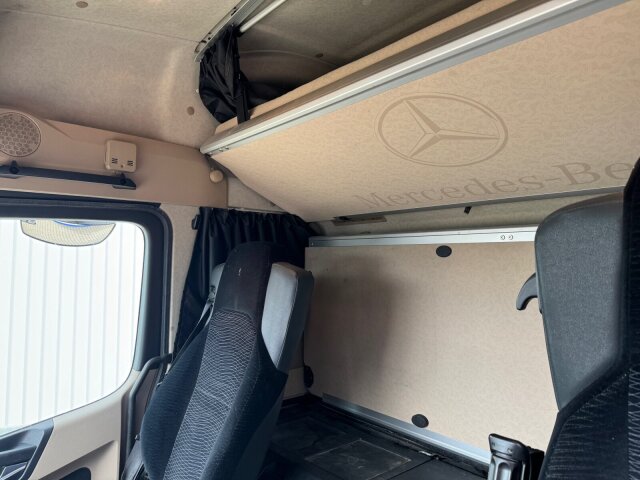 Mercedes-Benz -