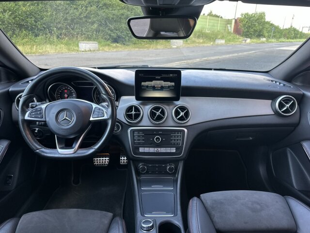 Mercedes-Benz CLA 220
