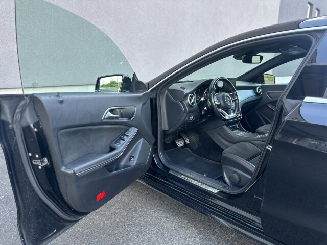 Mercedes-Benz CLA 220
