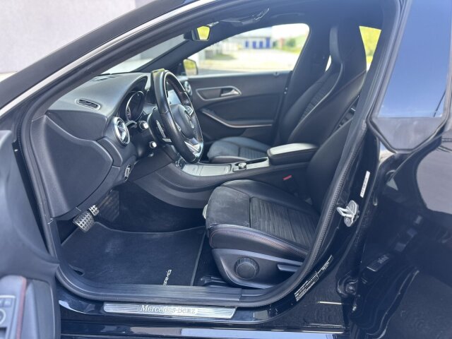 Mercedes-Benz CLA 220