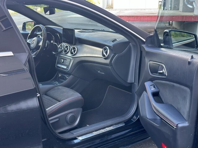 Mercedes-Benz CLA 220