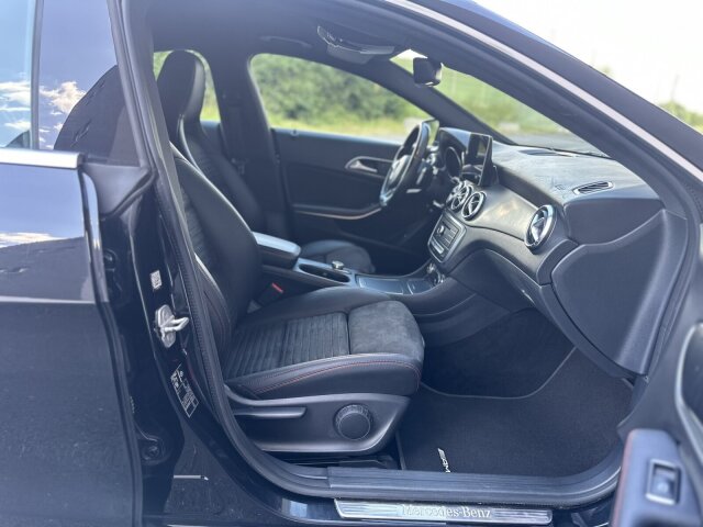 Mercedes-Benz CLA 220