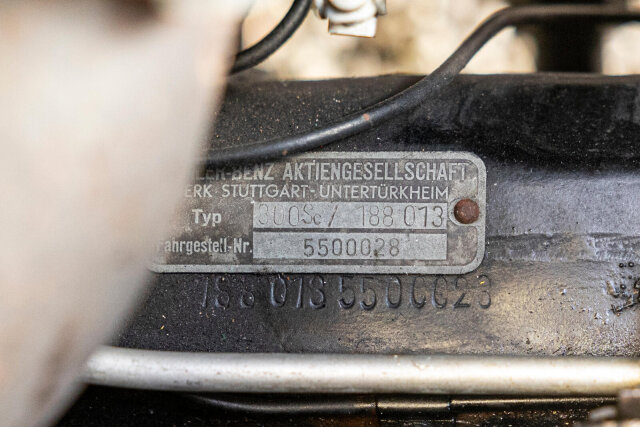 Mercedes-Benz 300