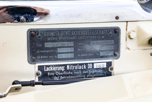Mercedes-Benz 300