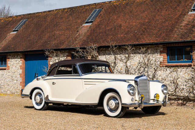 Mercedes-Benz 300