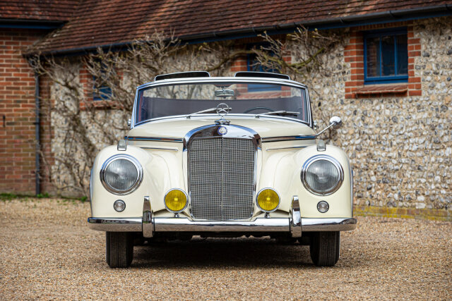 Mercedes-Benz 300