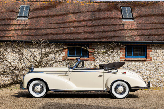 Mercedes-Benz 300