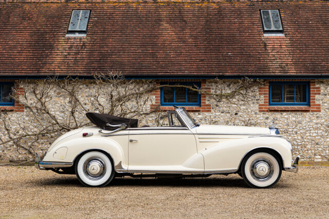 Mercedes-Benz 300