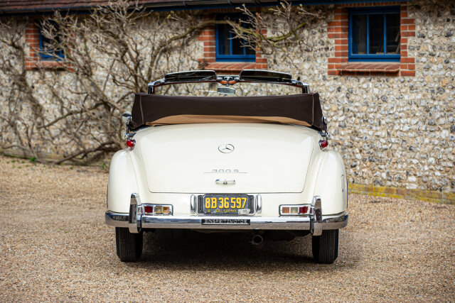 Mercedes-Benz 300