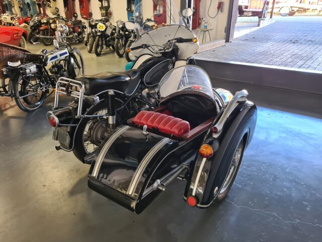 BMW R