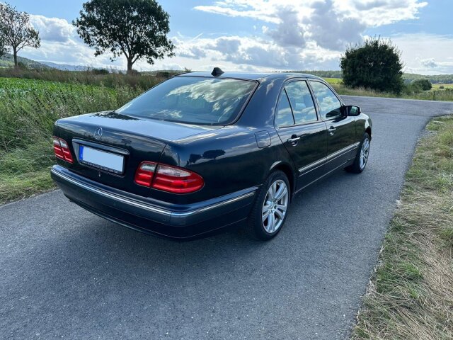 Mercedes-Benz E 430