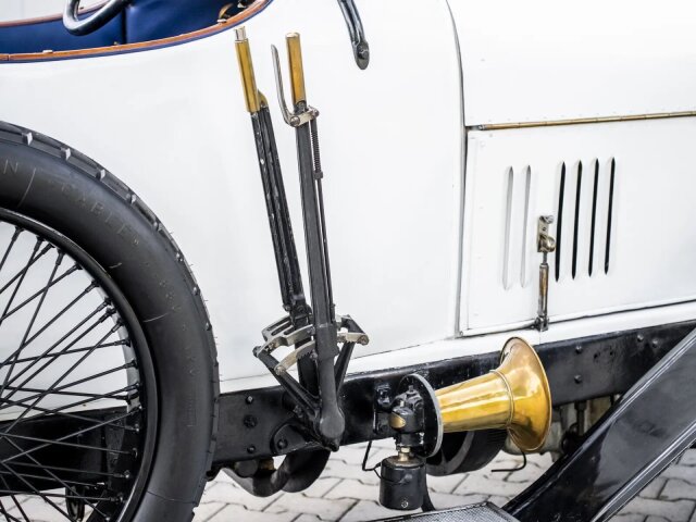 Mercedes-Benz -