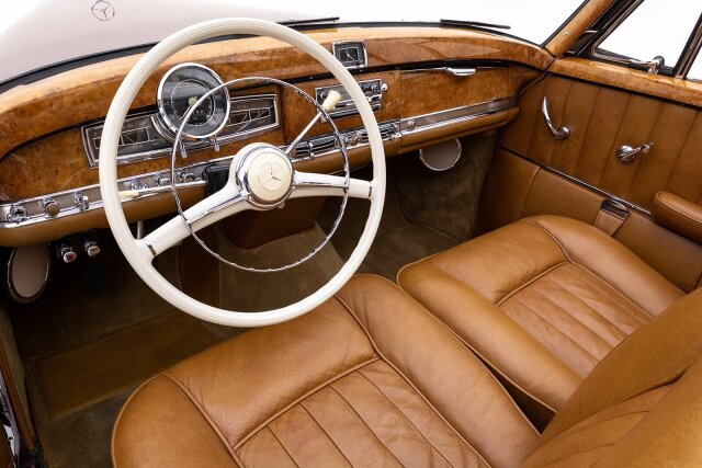 Mercedes-Benz 300