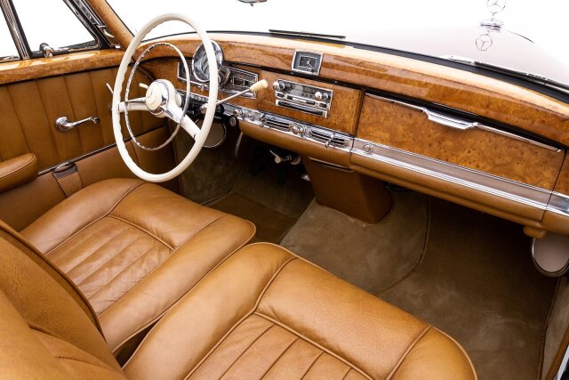 Mercedes-Benz 300