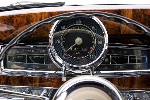 Mercedes-Benz 300