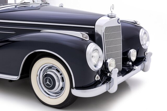 Mercedes-Benz 300
