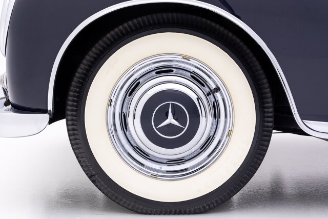 Mercedes-Benz 300