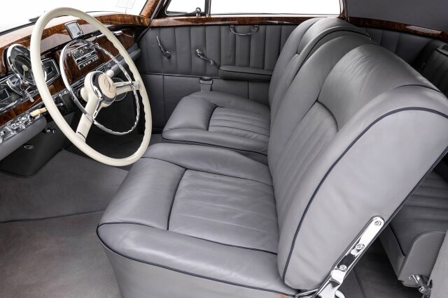Mercedes-Benz 300