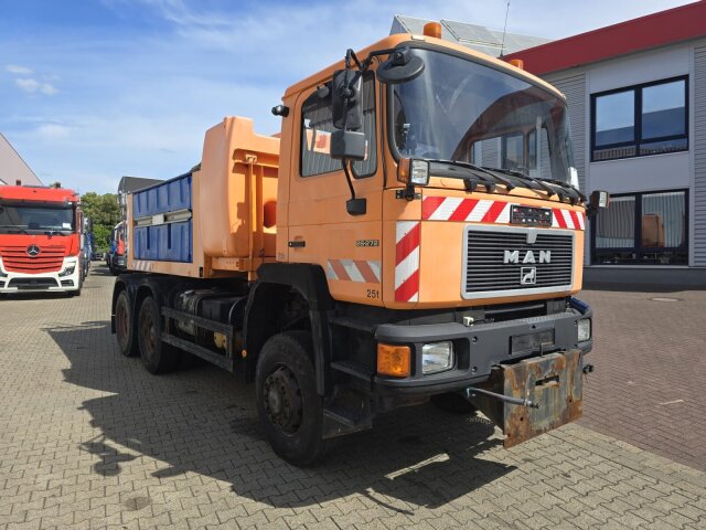 MAN F10