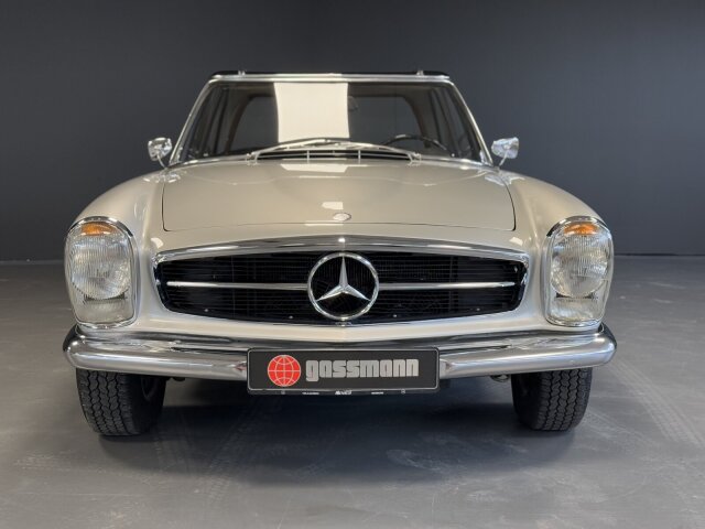 Mercedes-Benz 230