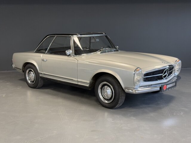 Mercedes-Benz 230