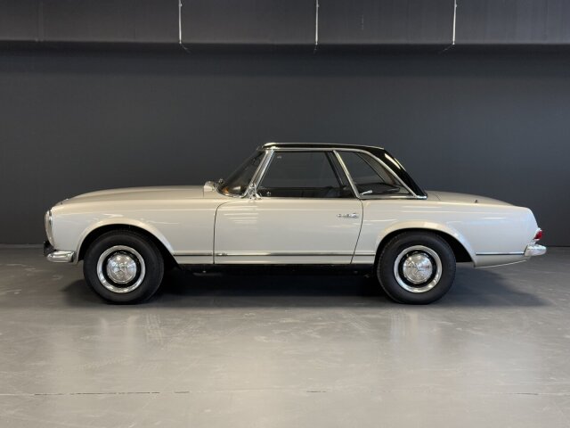 Mercedes-Benz 230