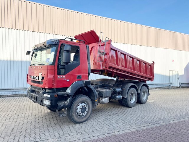 IvecoTrakker AD260T36W 6x6