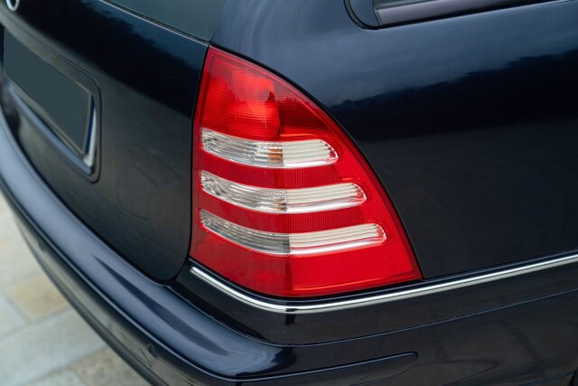 Mercedes-Benz C 320