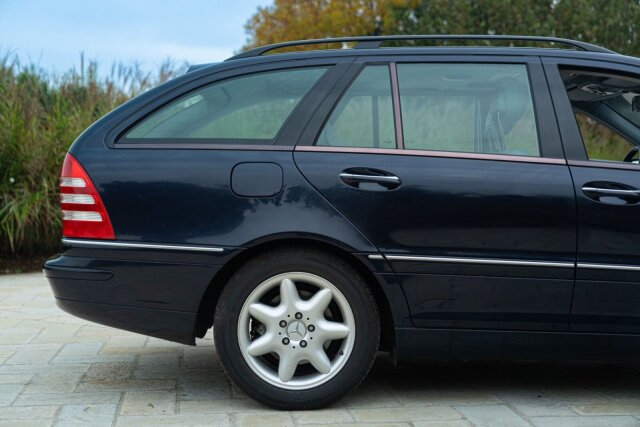Mercedes-Benz C 320