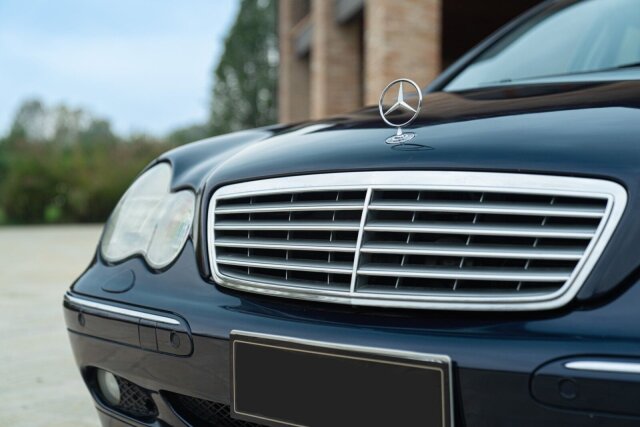 Mercedes-Benz C 320