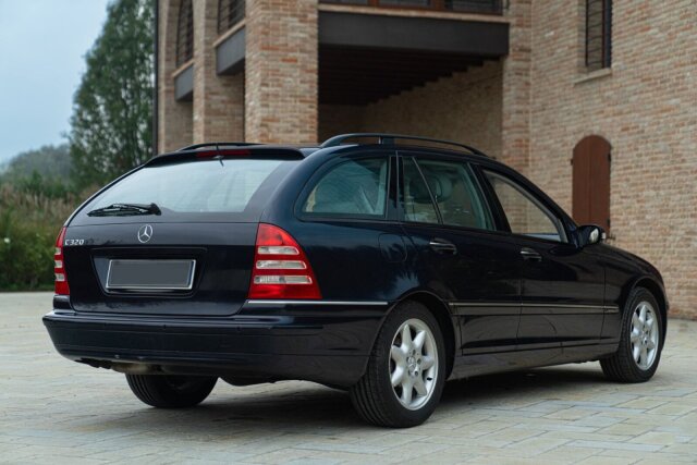 Mercedes-Benz C 320