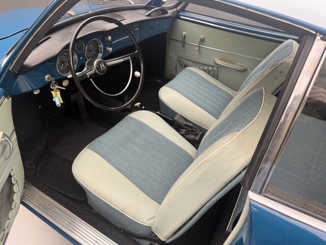 Volkswagen Karmann Ghia