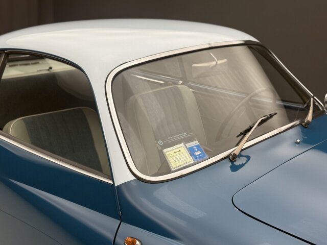 Volkswagen Karmann Ghia