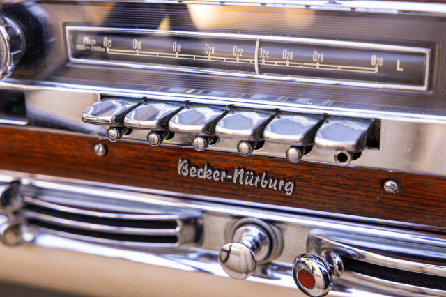 Mercedes-Benz 300