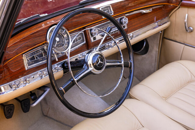 Mercedes-Benz 300