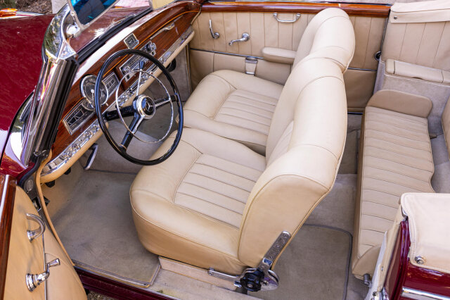 Mercedes-Benz 300