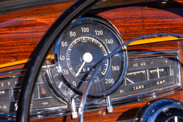 Mercedes-Benz 300